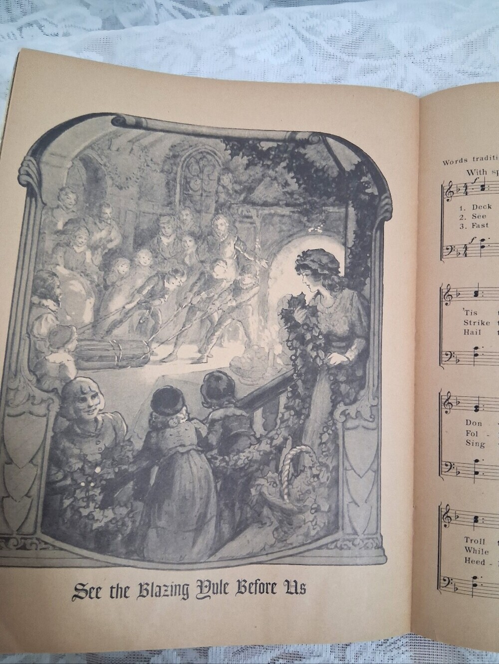 Vintage Whitman Christmas Carols Illustrated Music Books Voice Piano Guitar - Picture 15 of 16